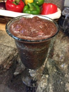 breakfast smoothie: frozen strawberries & blueberries, granny-smith apple & spinach 
